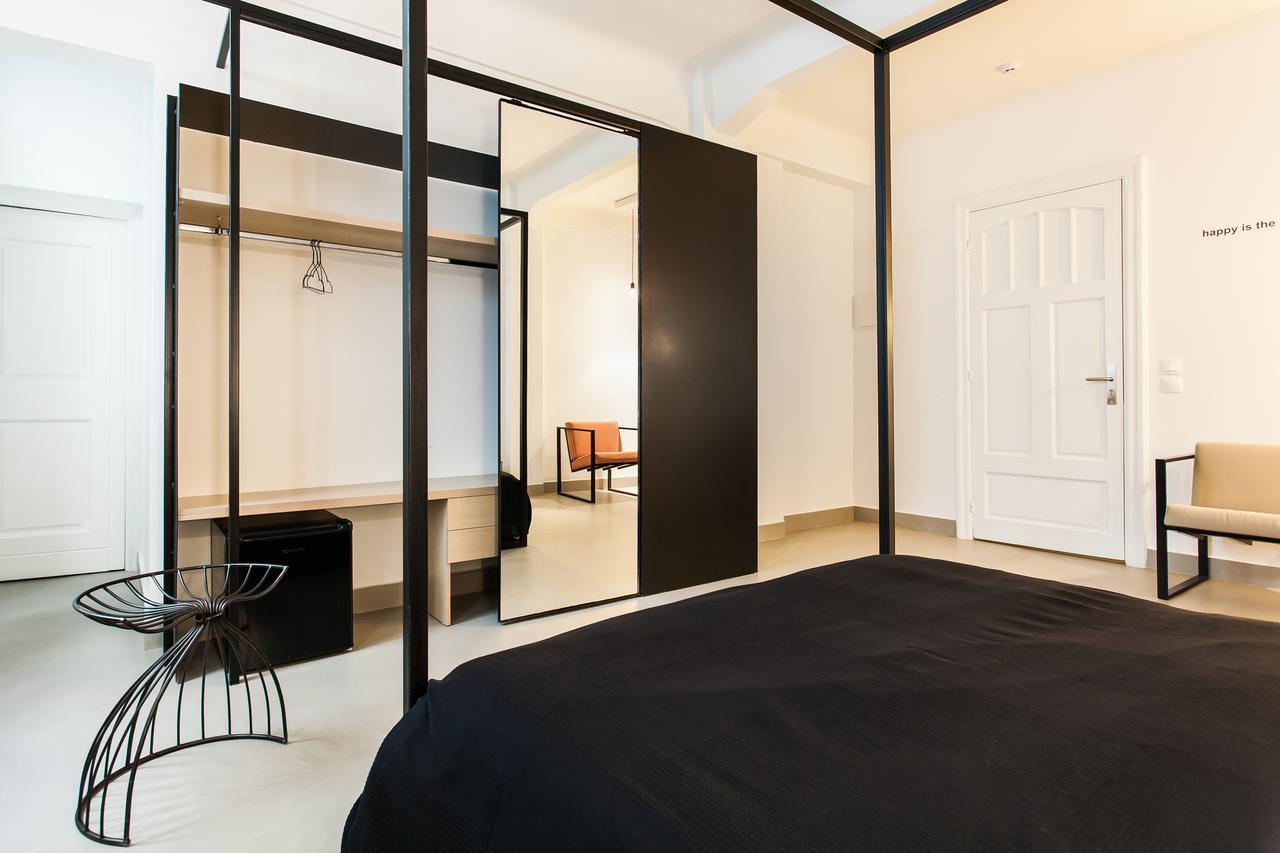 אתונה Monastiraki Suites By Livin Urbban מראה חיצוני תמונה