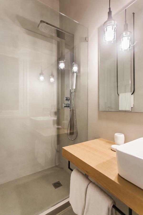 אתונה Monastiraki Suites By Livin Urbban מראה חיצוני תמונה